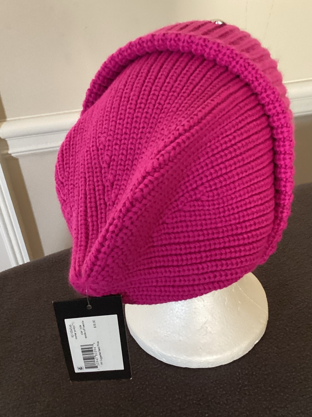 kate spade bright fuchsia knit beanie with gold spade charm - Picture 2 of 4